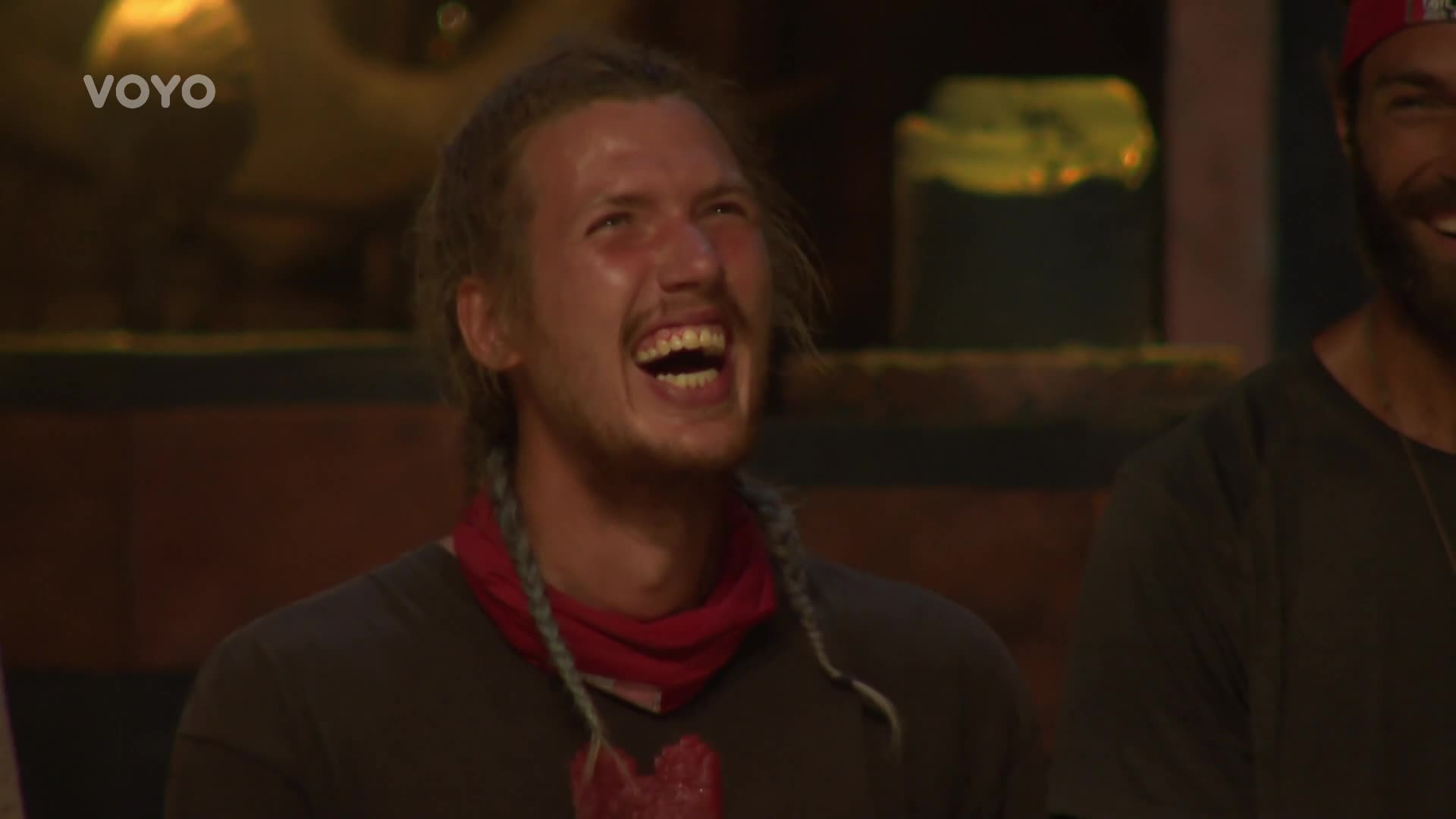 Peprná debata Hrdinů na kmenové radě Survivor: Čím Filip rozesmál celý kmen?