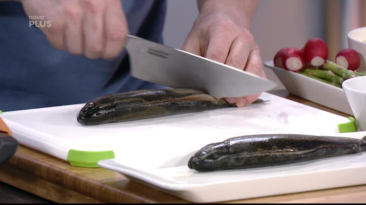 Pstruh na teplém čočkovém salátu s chřestem