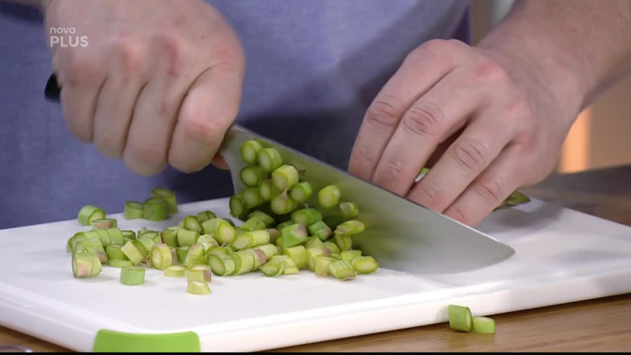 Frittata s jarní zeleninou a salátkem - 02. 07. 2021