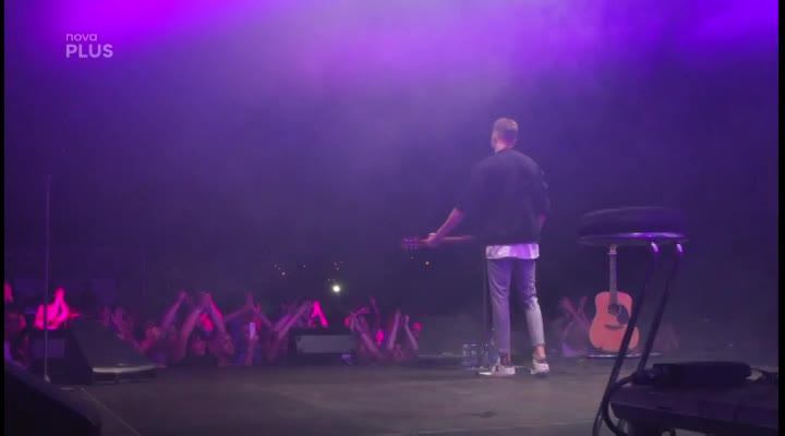 Jak si vydělával na videoklipy? Mikolas Josef pracoval i za 60,- na hodinu!