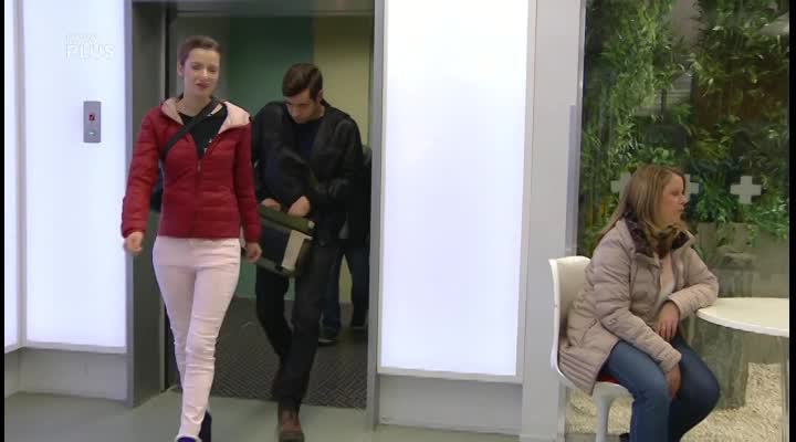 Ukázka z Ordinace: Vojtovo gesto Bibi vyrazí dech! Stejně jako sestrám, které jsou tomu svědky