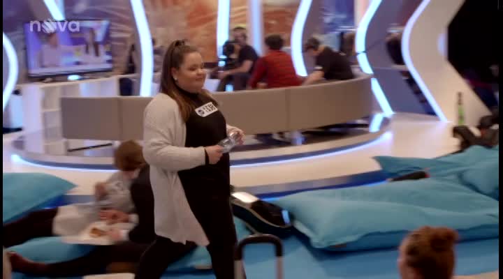 HODNOCENÍ POUZE PODLE VZHLEDU: Adéla se bojí kritiky na její postavu! Podaří se jí uhranout hlavně hlasem?