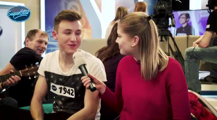 Co si dává nezletilý honza v hospodě? Bude novým dívčím idolem?