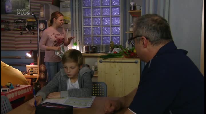 Chutná to jako štěrk a nezamíchá to ani míchačka na beton. Co je to? Heluš VAŘÍ! Pobavte se