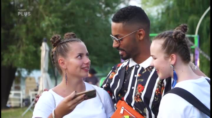 JE TO KRÁL: Yemi. A. D. zatančil moonwalk v pantoflích! VIDEO