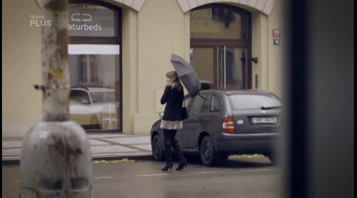 ODHALENO ZE ZÁKULISÍ: Jak se točily drsné záběry autonehody ve Specialistech? Jakub Štáfek to nedal!