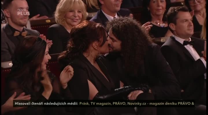 NEJDOJEMNĚJŠÍ MOMENT SLAVÍKŮ: Ewa Farna rozplakala i svého manžela. Dokonalé vyznání lásky!