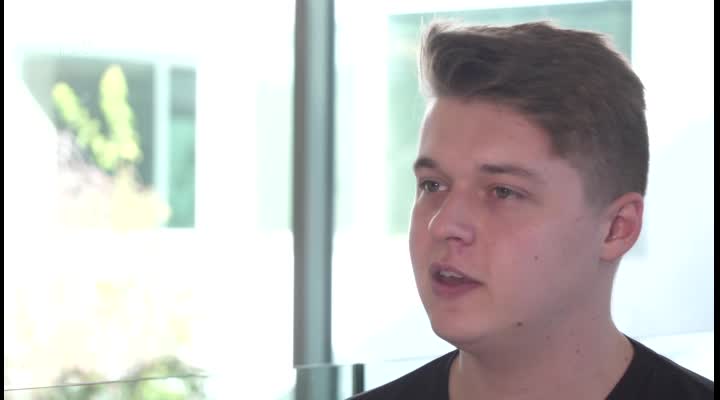 VÍTĚZ SOUTĚŽE TV NOVA: Mladý maturant se stal na měsíc nováckým stážistou! Co radí lidem, kteří hledají práci?