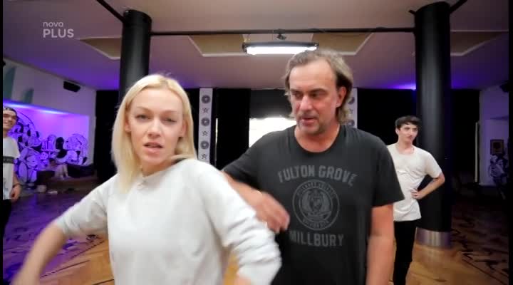 MATONOHA JE SPROSTÝ BŮH. Kohoutová nechápe, tanečníci valí bulvy. Uniklo první video z nácviku na roli Rytmuse