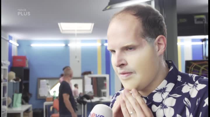 Těžké chvíle Maxiána: Sedm kilogramů silikonů i odřené palce! S čím dalším se musel u proměny v Beth Ditto potýkat?