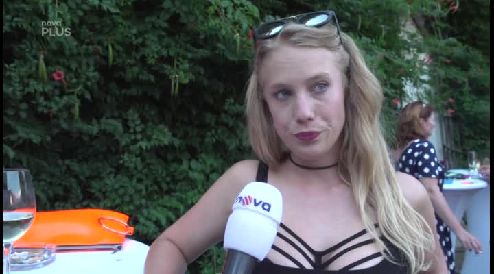 TA MLASKLA! Od koho dostala hvězda Ulice pusu? Je to známý idol žen!