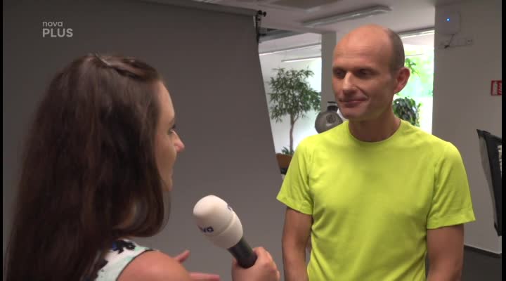 ZHROZENÝ Dalibor Gondík s hlavou v dlaních. Z účasti v Tvojí tváři má jednu velkou obavu!
