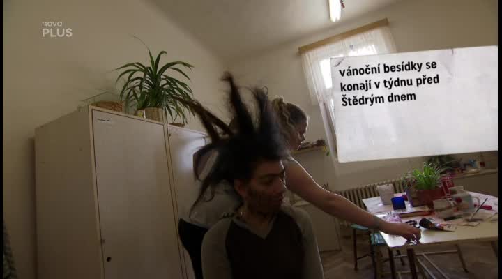 NEUVĚŘITELNÁ PODOBA: Trestankyně se převlékla za vtipálka z Tvojí tváře! POZNÁTE ZA KOHO?