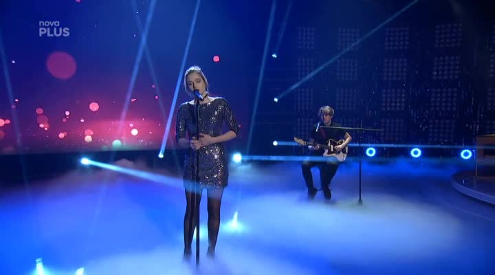Chart Show cover verze: Emma Drobná – Hallelujah