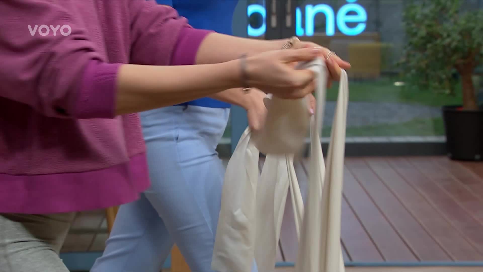 Nechcete cvičit s činkami? Vyměňte je za posilovací gumu!