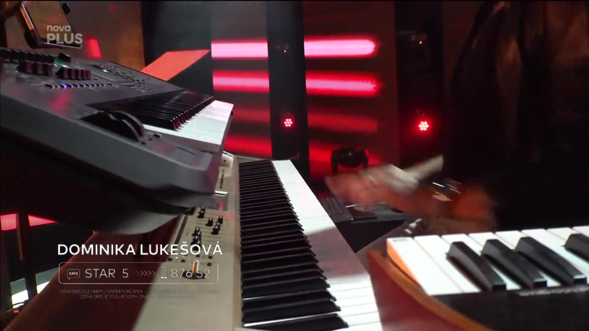 Dominika Lukešová - Ewa Farna: Na ostří nože