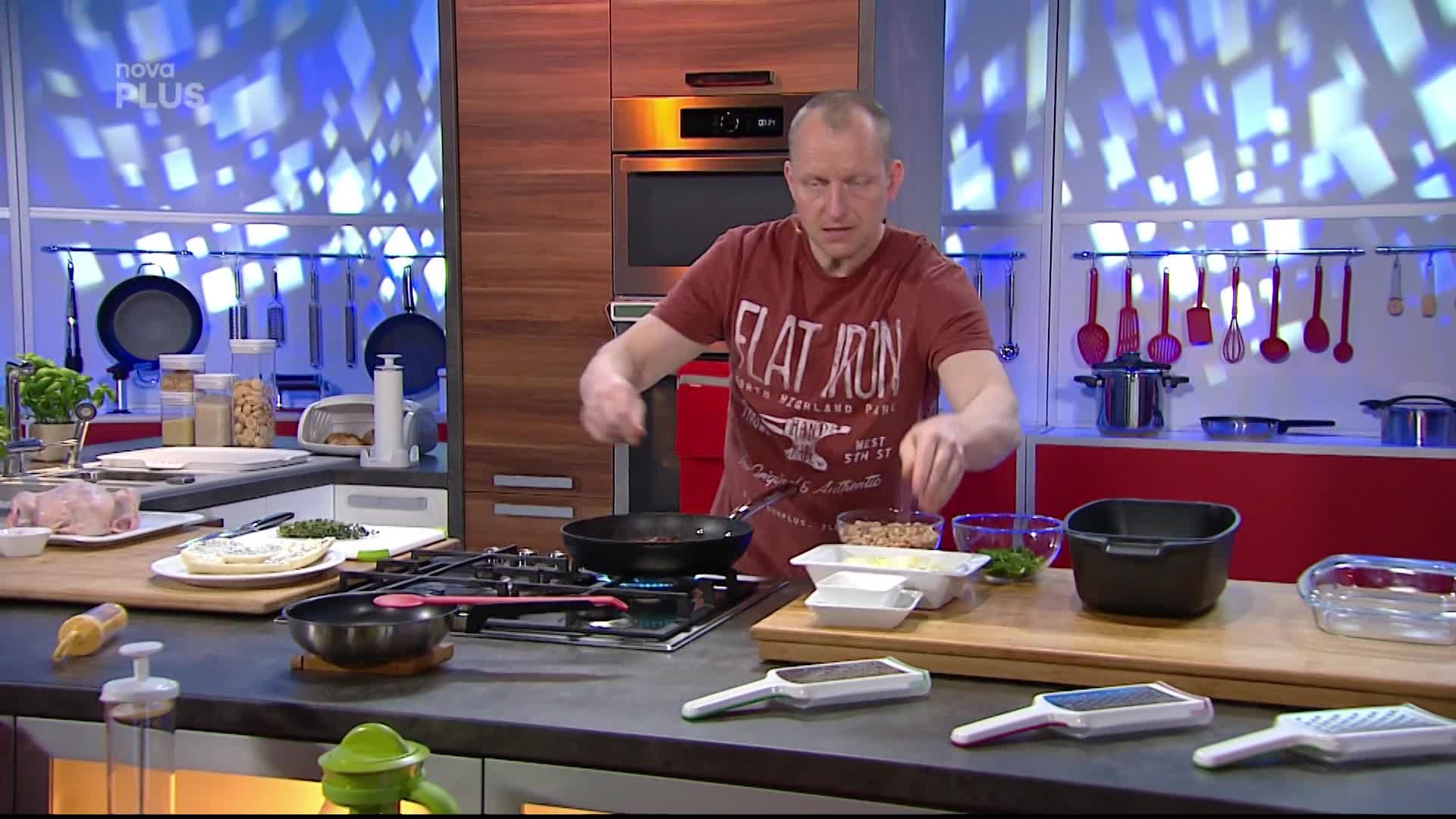 Nedělní pečené kuře nadívané fazolovým salátem - 29. 05. 2020