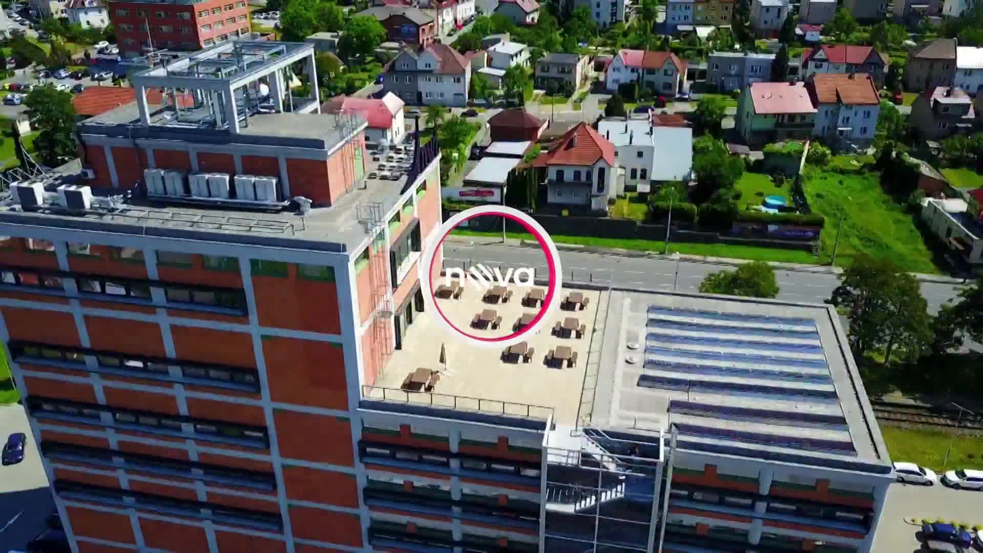 Další výzva pro Utajeného šéfa: Namísto navoněné kanceláře bude prolézat kanály