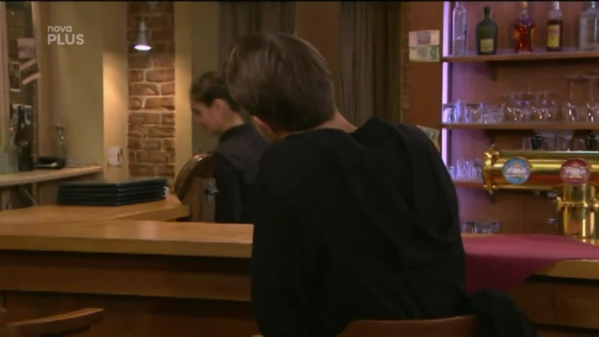Manželé Jana a Bruno v úzkých. Co je podezřelé Pečenkovi?
