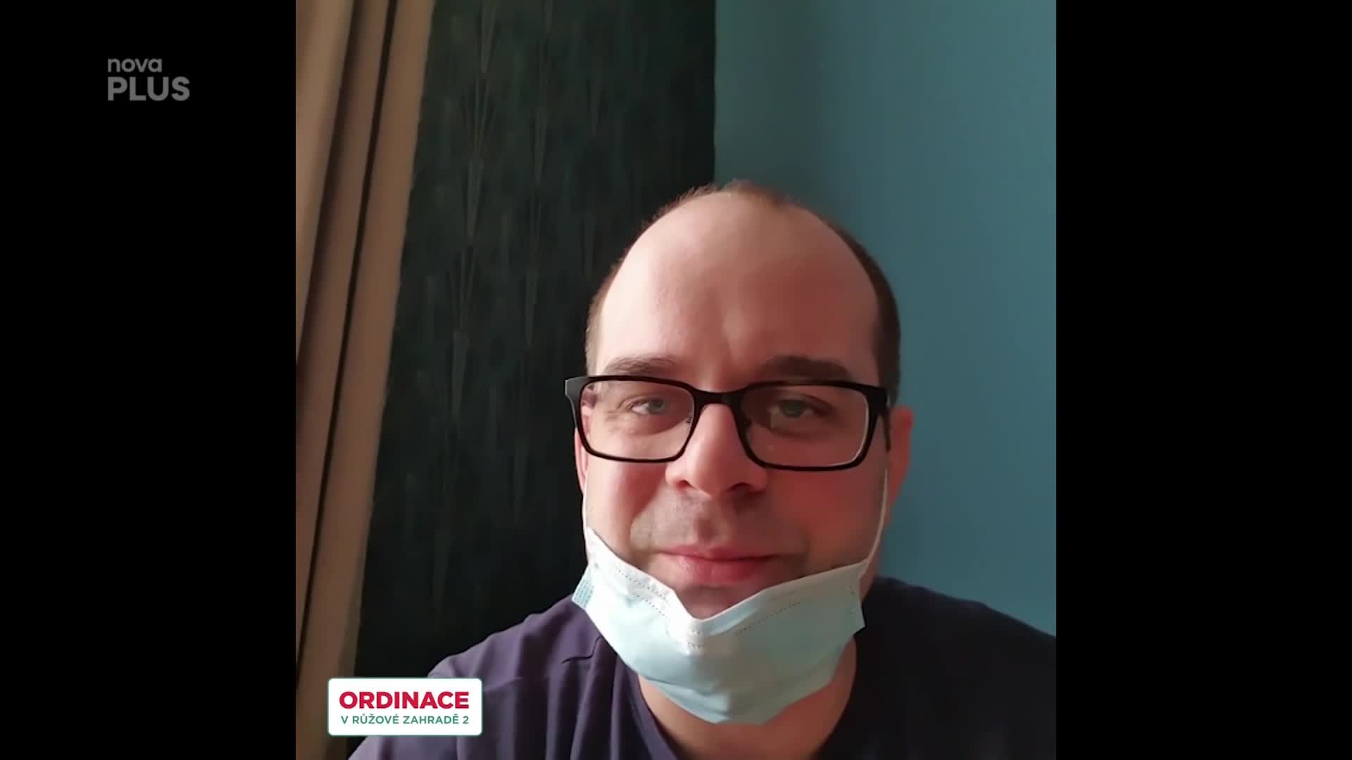 Nestyďte se nosit roušku! Roman Štabrňák vám prozradí její výhody