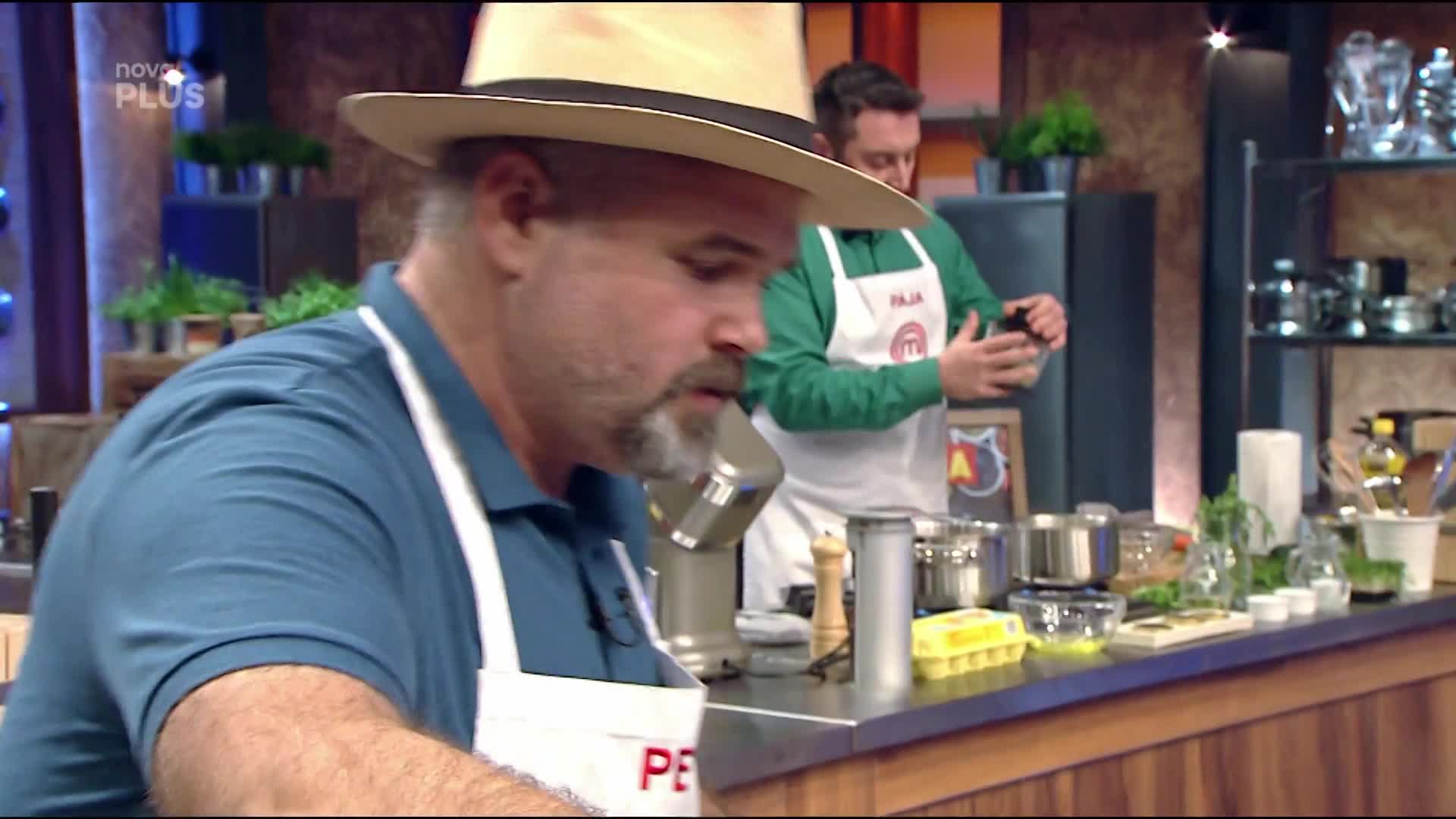 Jídlo měli ochutnat, je ho škoda! Roman a ostatní soutěžící MasterChefa hodnotí poslední výzvu B088776.1
