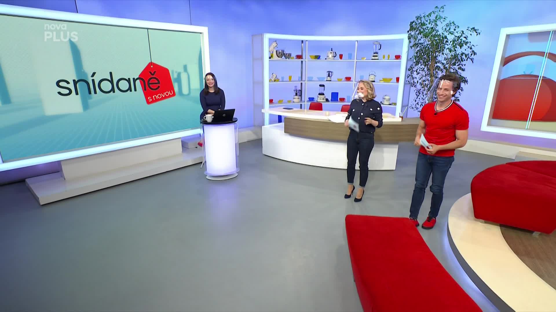 Cvičení pro obličej? Pár cviků a můžete se zbavit i druhé brady!