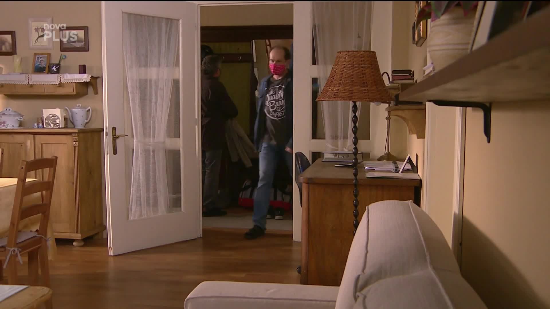 Bedřichova rouška v Ulici je až z Vietnamu. Od koho ji Adrian kdysi dostal?