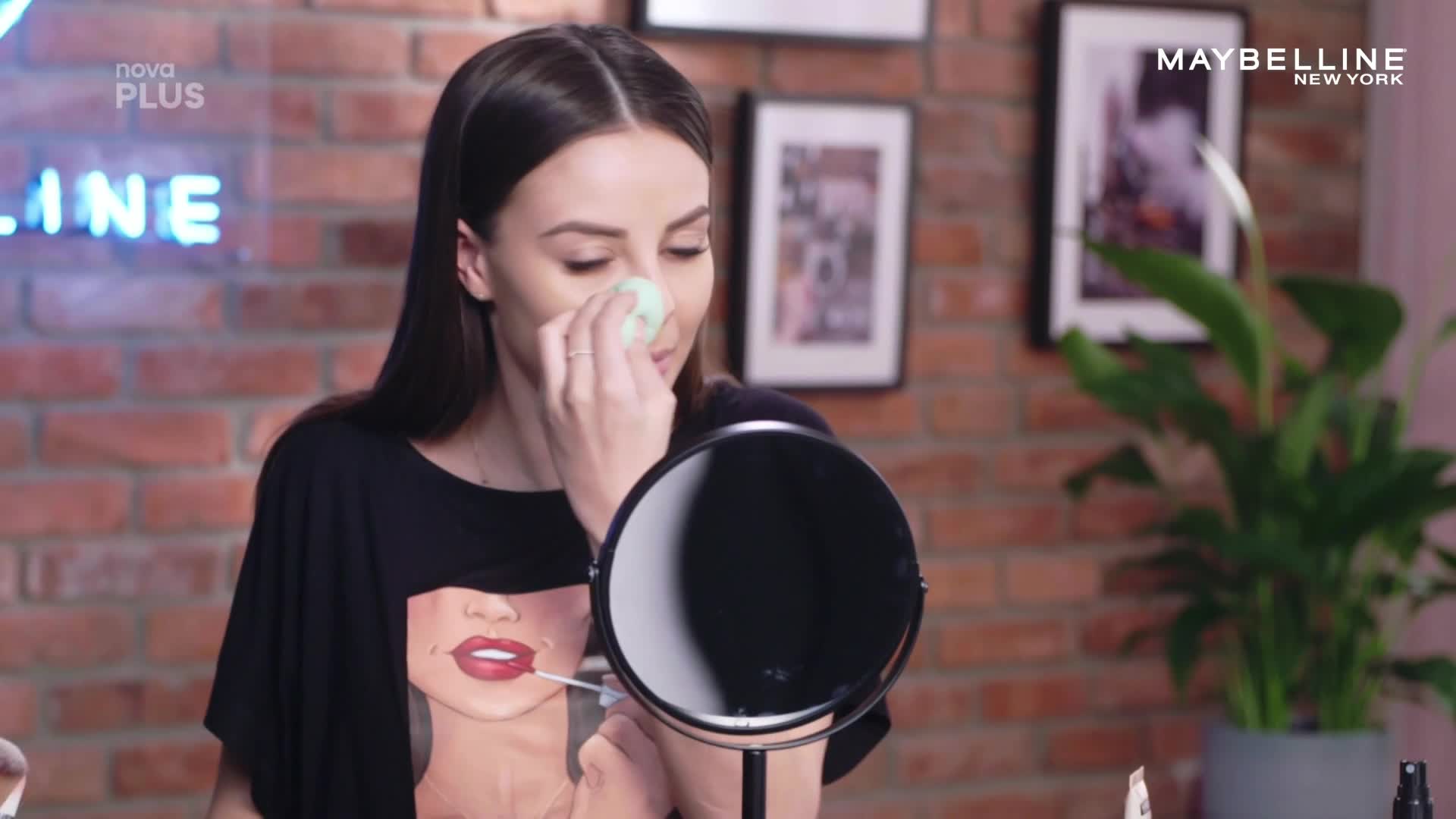 Monika Bagárová se líčí na další díl SuperStar. Rozhodněte jak bude vypadat!