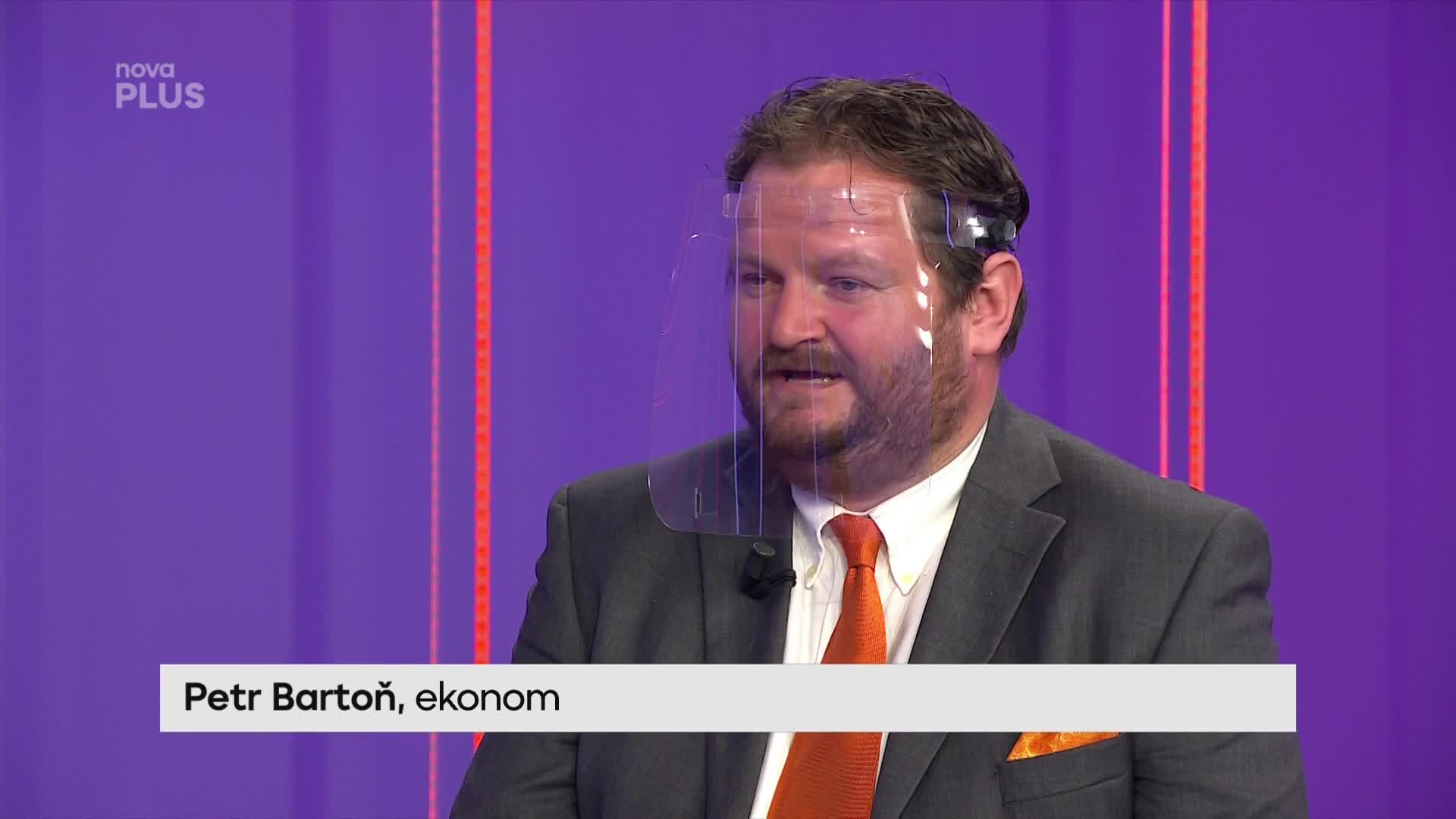 Ekonom Bartoň: Kdo může z krize profitovat?