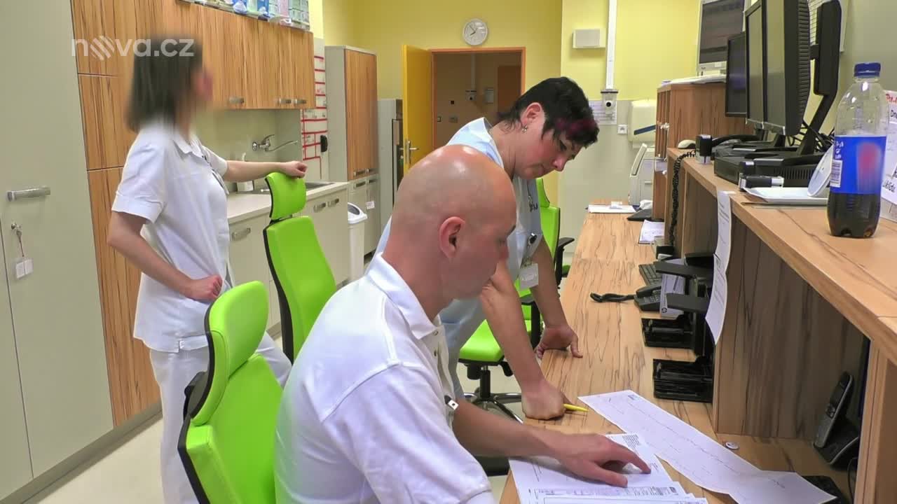 Když zplodíte dítě, ale nejste otcem: Český zákon vyvolá v Malých láskách skandál