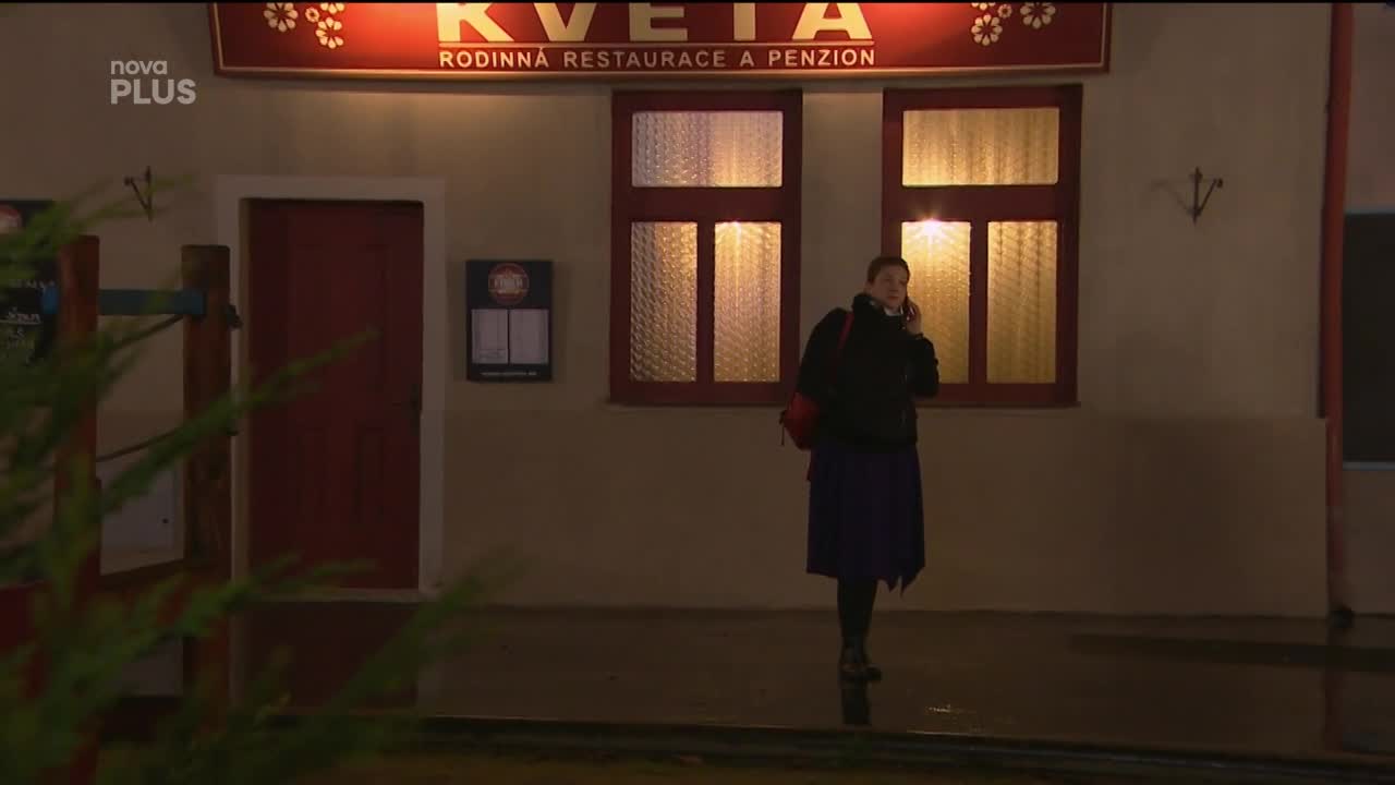 Alice přistižena! Při čem ji vyruší Bedřich?