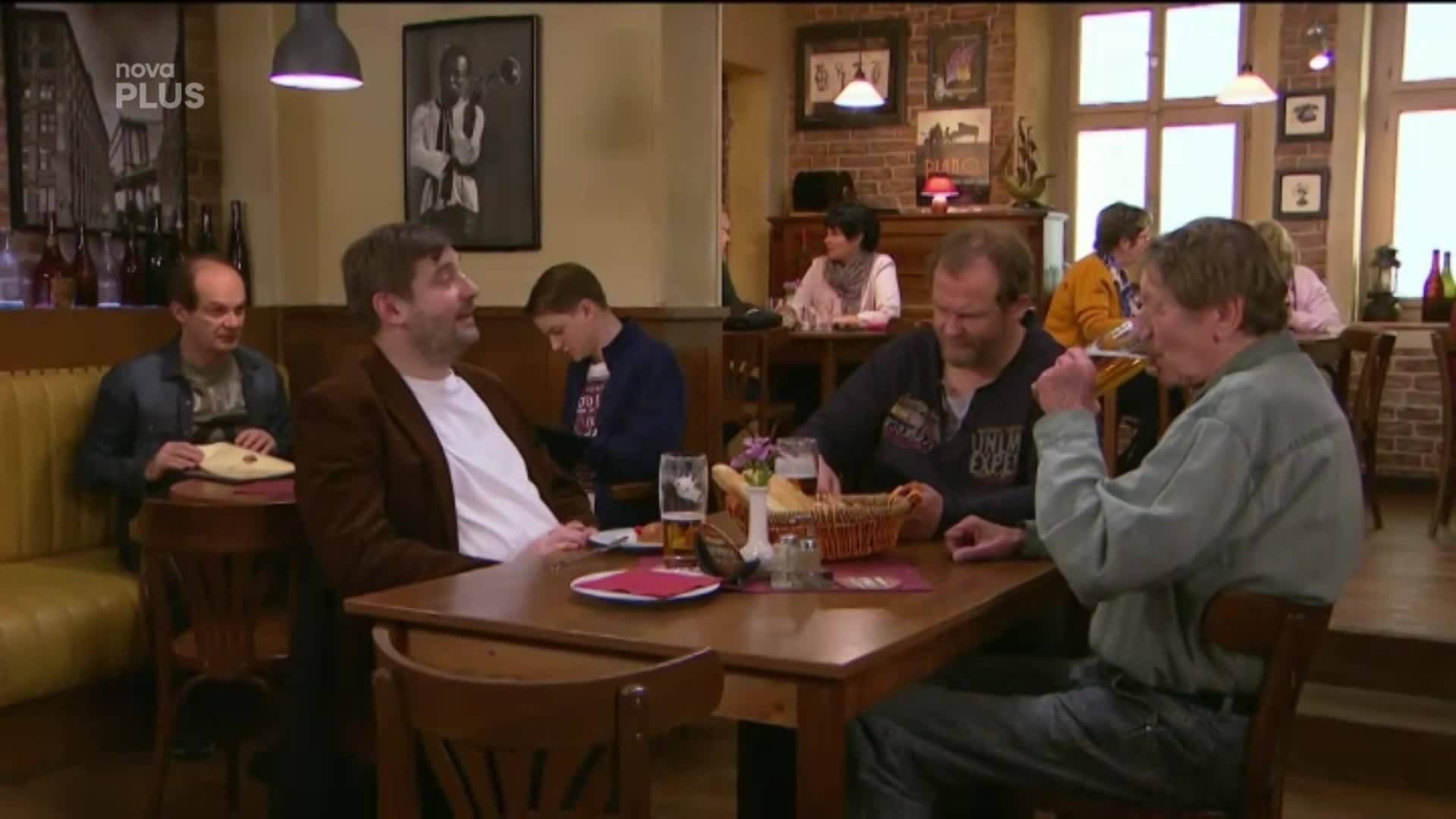 Záchrana v pravý okamžik. Jak Franta pomůže Báře?