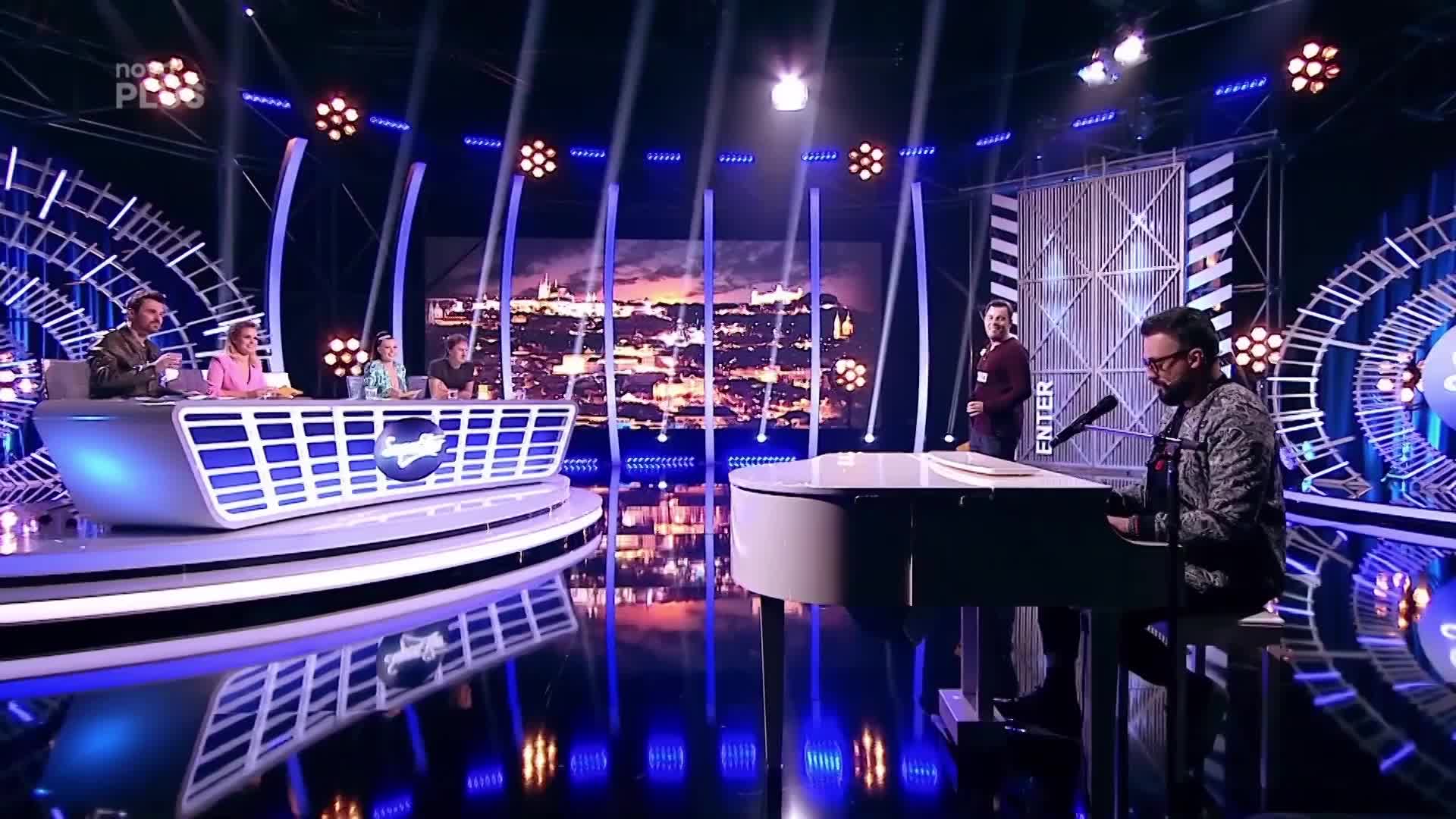 Amatérský meteorolog složil hymnu o SuperStar! Ocení porota autorský song?