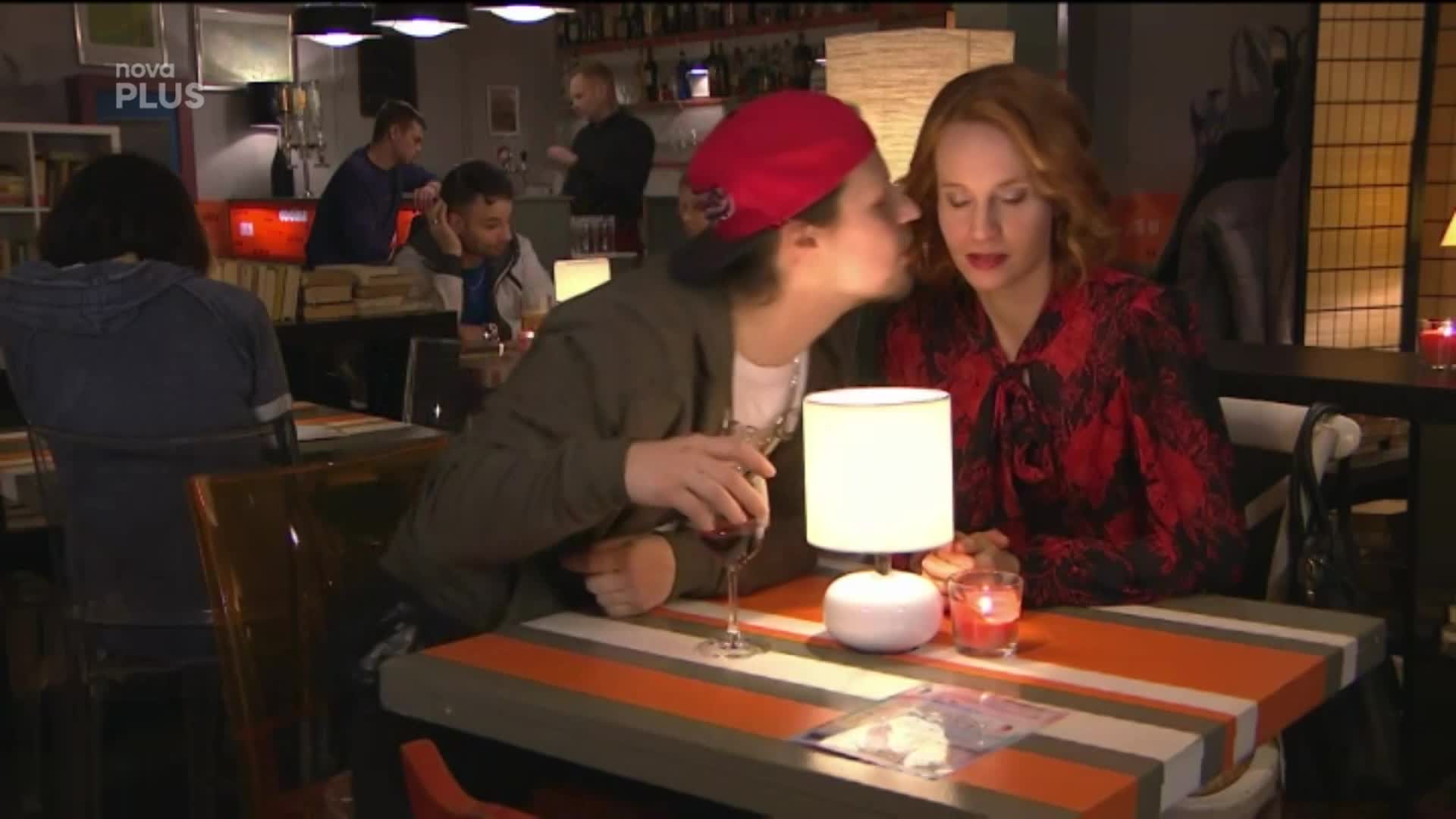 Mário jde na věc. Čím docela vykolejí Áju?