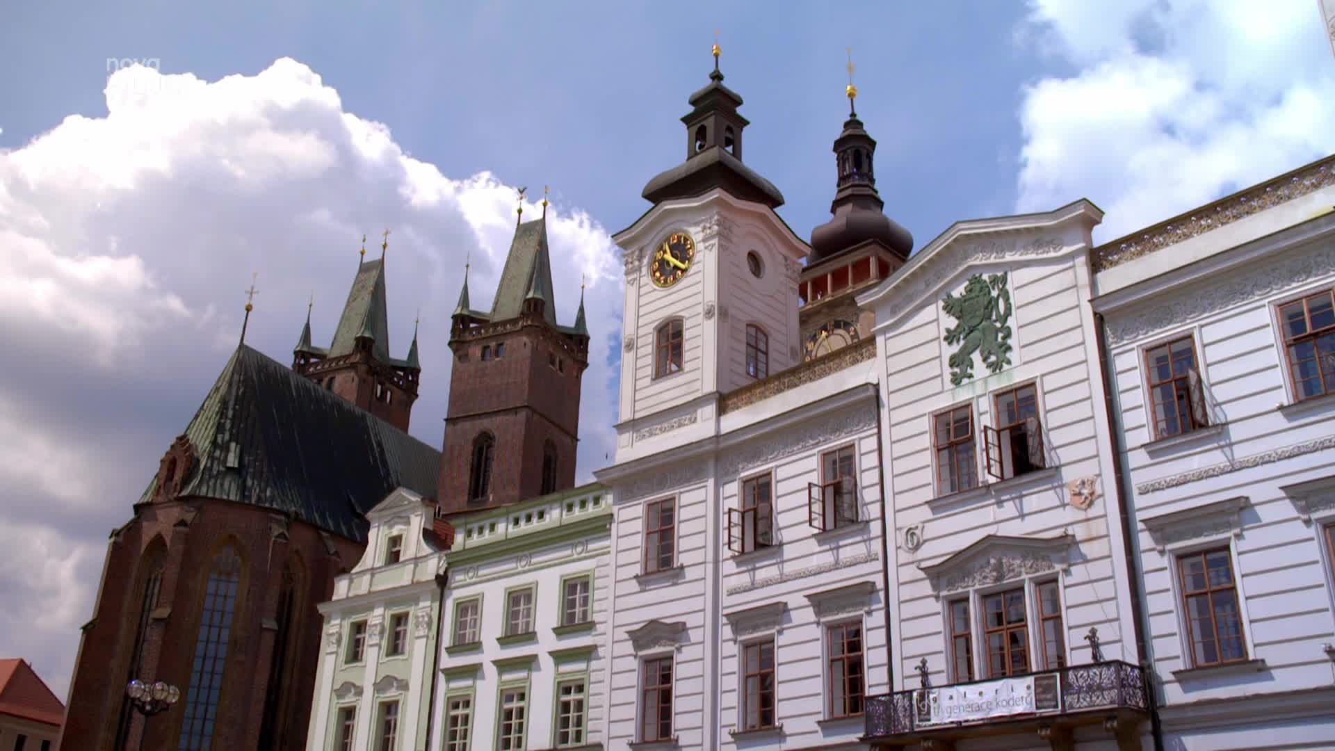 Malebný barokní zámek Karlova Koruna: Břeh Cidliny zdobí už po tři století!
