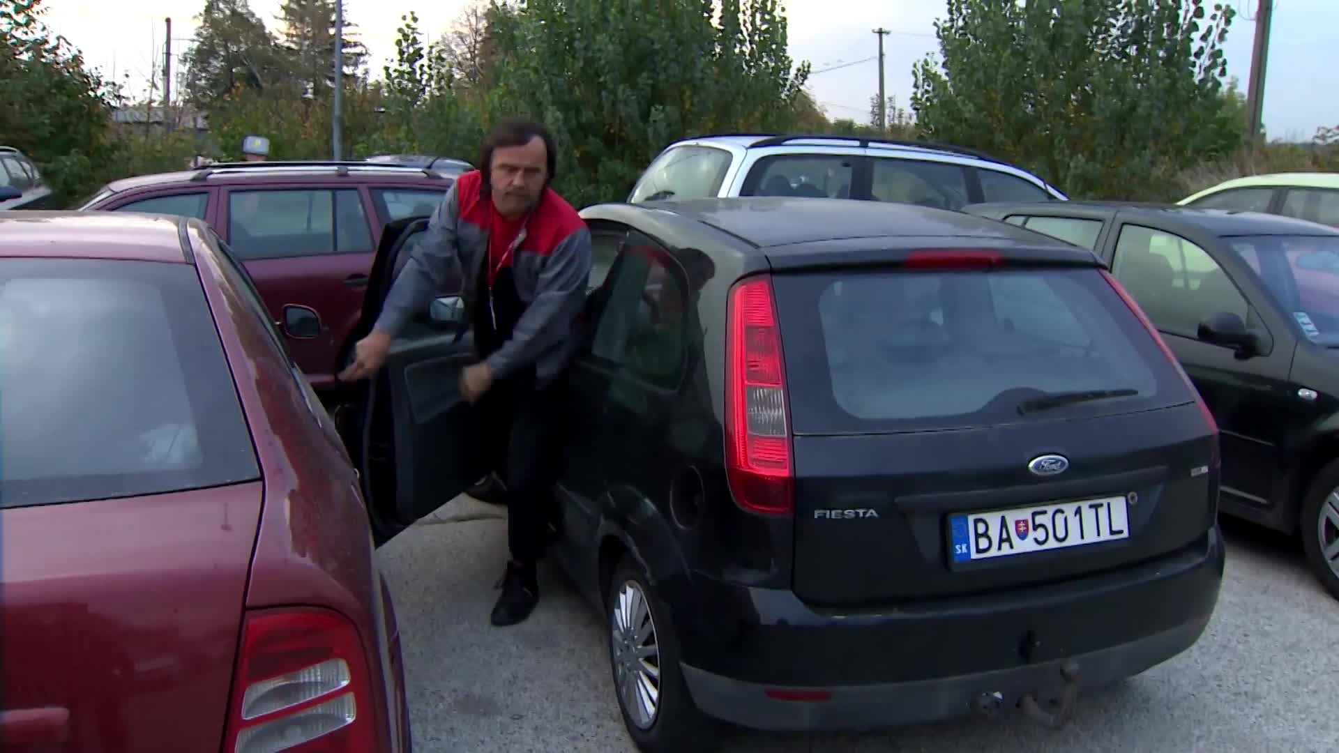 Co v TV nebylo: Změna identity dostala šéfa do úzkých. Jedna věc ho málem prozradila!