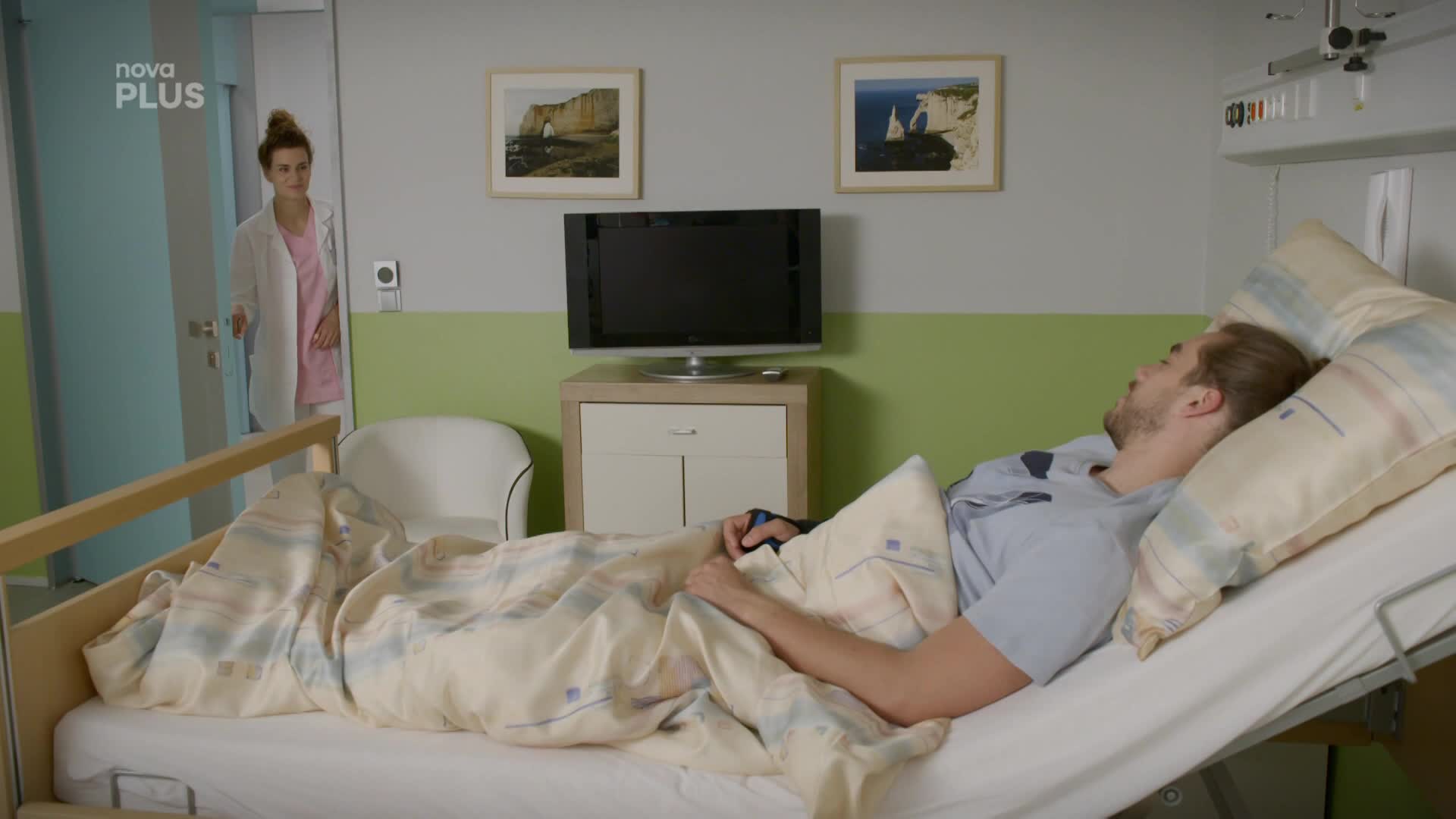 Táňa utěšuje Patrika! Kdo je při tom vyruší?