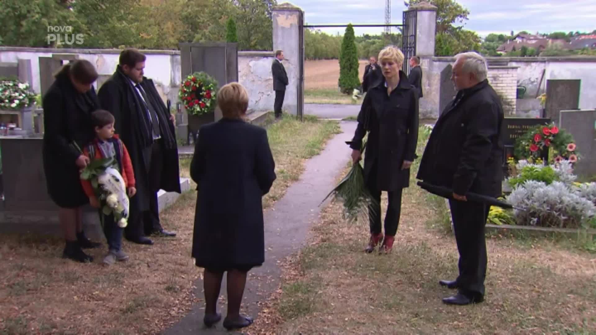Světlanin ex Miller nečekaně na jejím pohřbu. Co je hodně podezřelé?