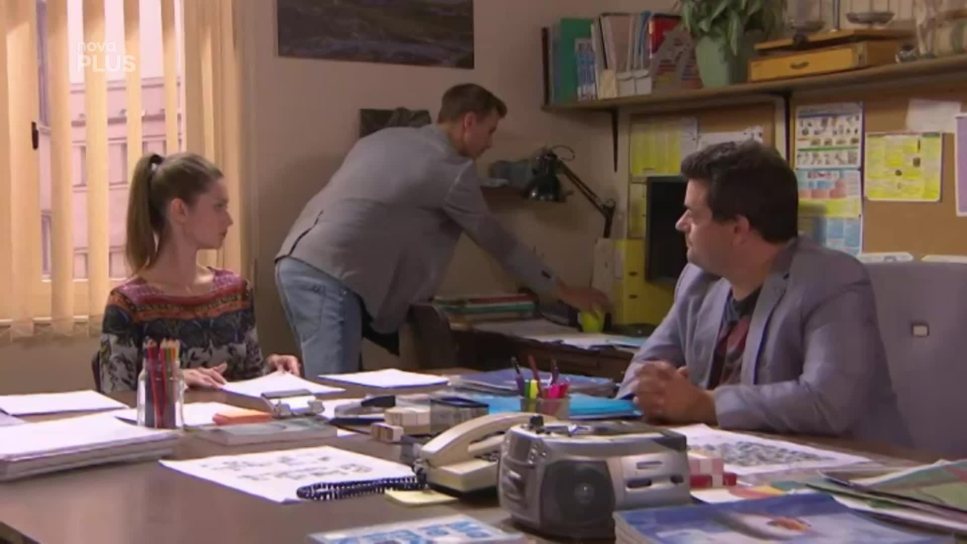 To vypadá podezřele. Jak si Ota vychutná Magdu?