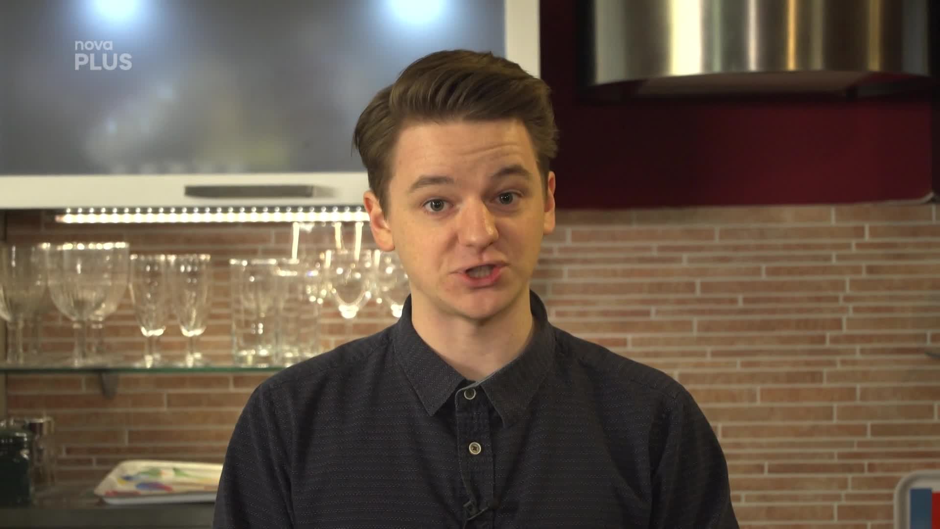 Bára vytáhne na Frantu nůž. Proč se jejich první intimní chvilka změní v peklo?