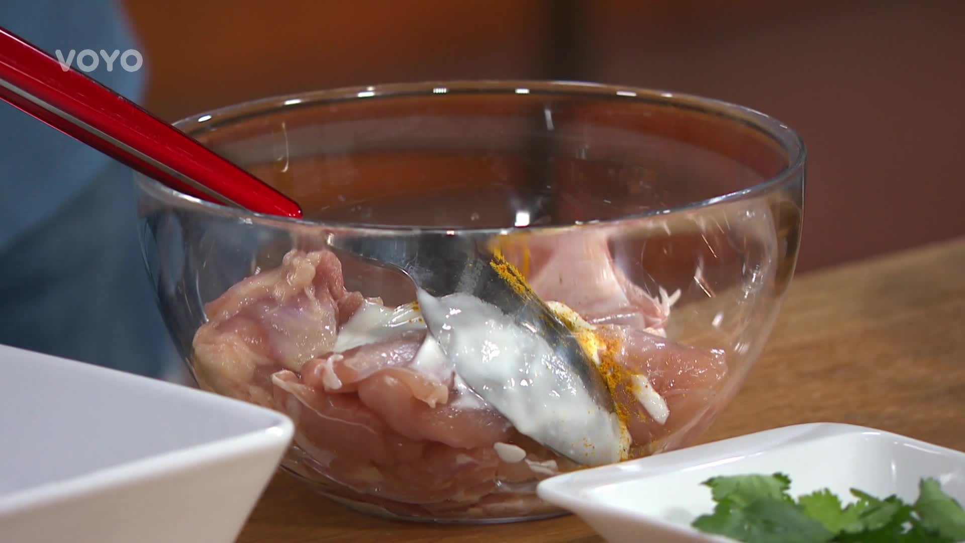 Kuřecí špízy s omáčkou satay