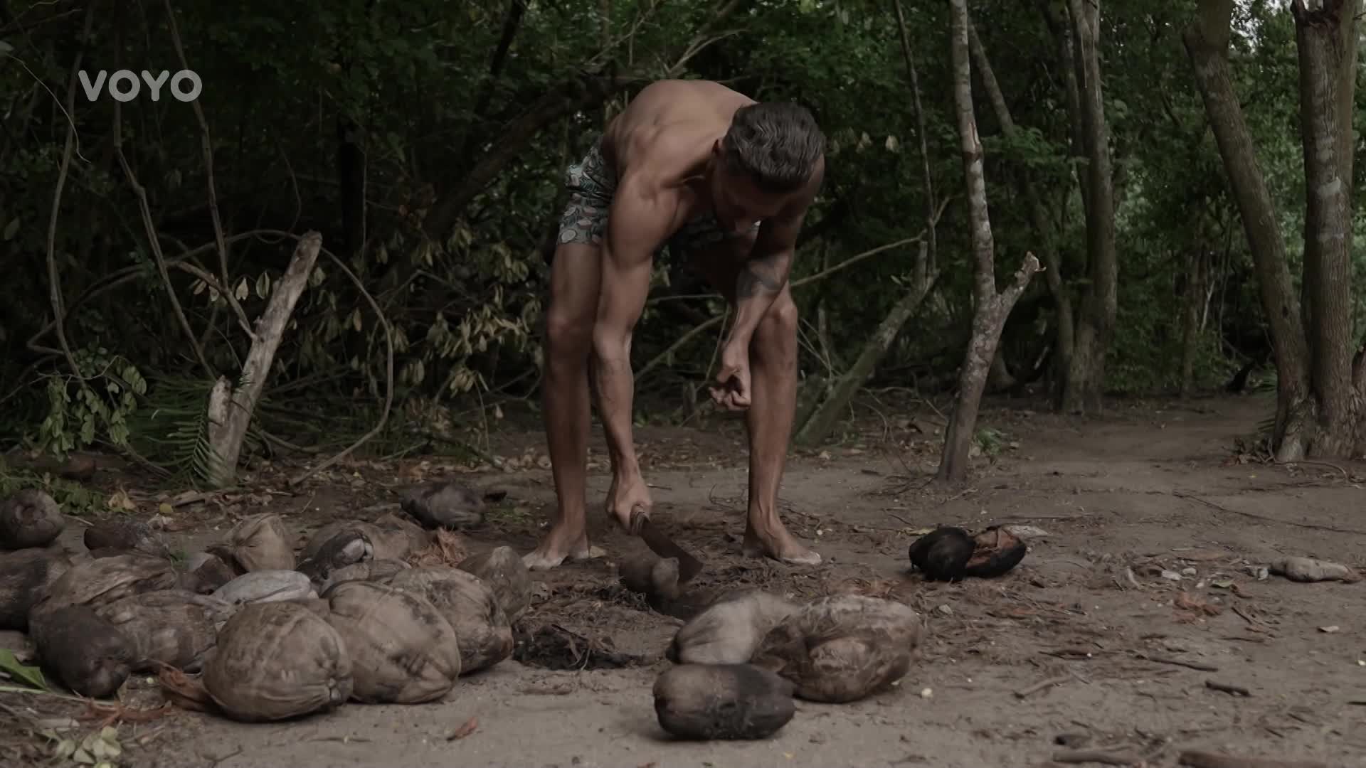 Matěj ze Survivor! Telefon nedá z ruky, co pořád řeší?