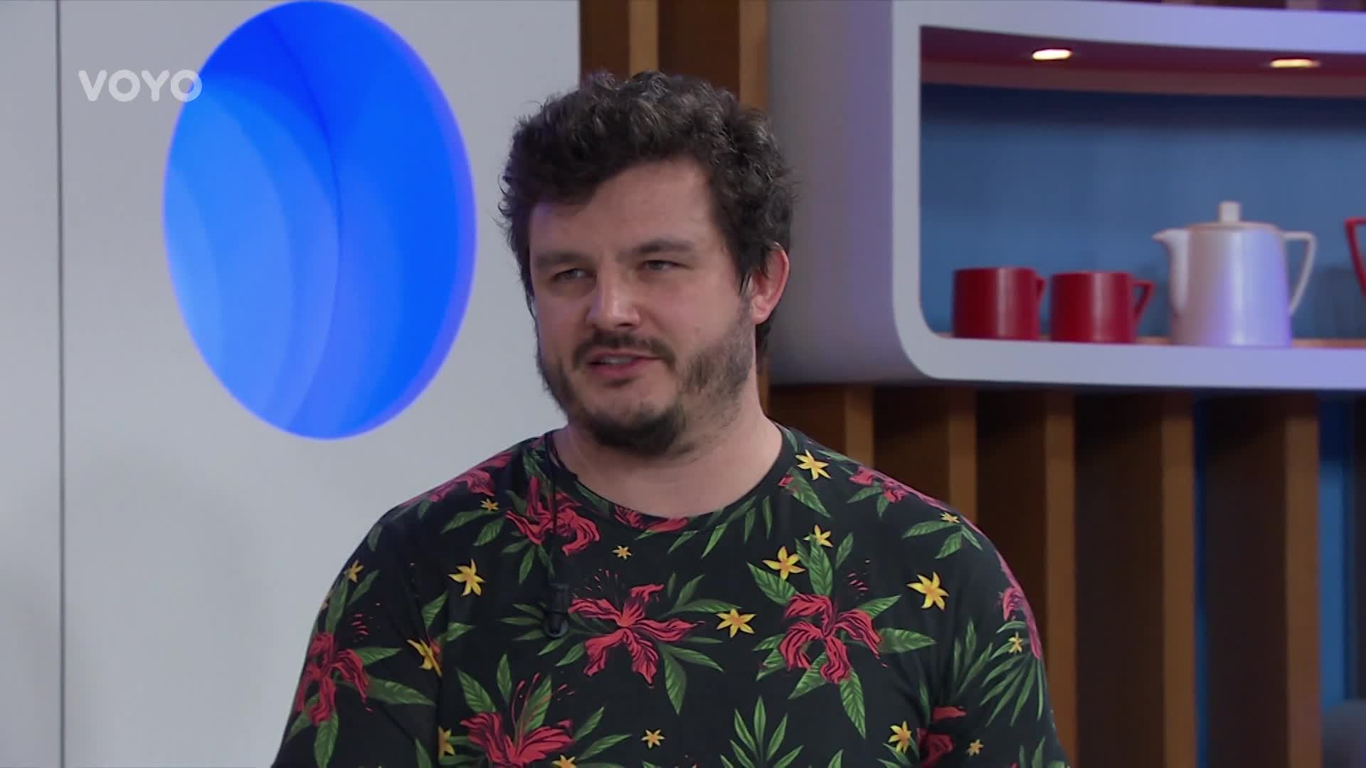 Vaříme s Romanem: Jak připravit pečené kuře s chutney z červené cibule a pórku?