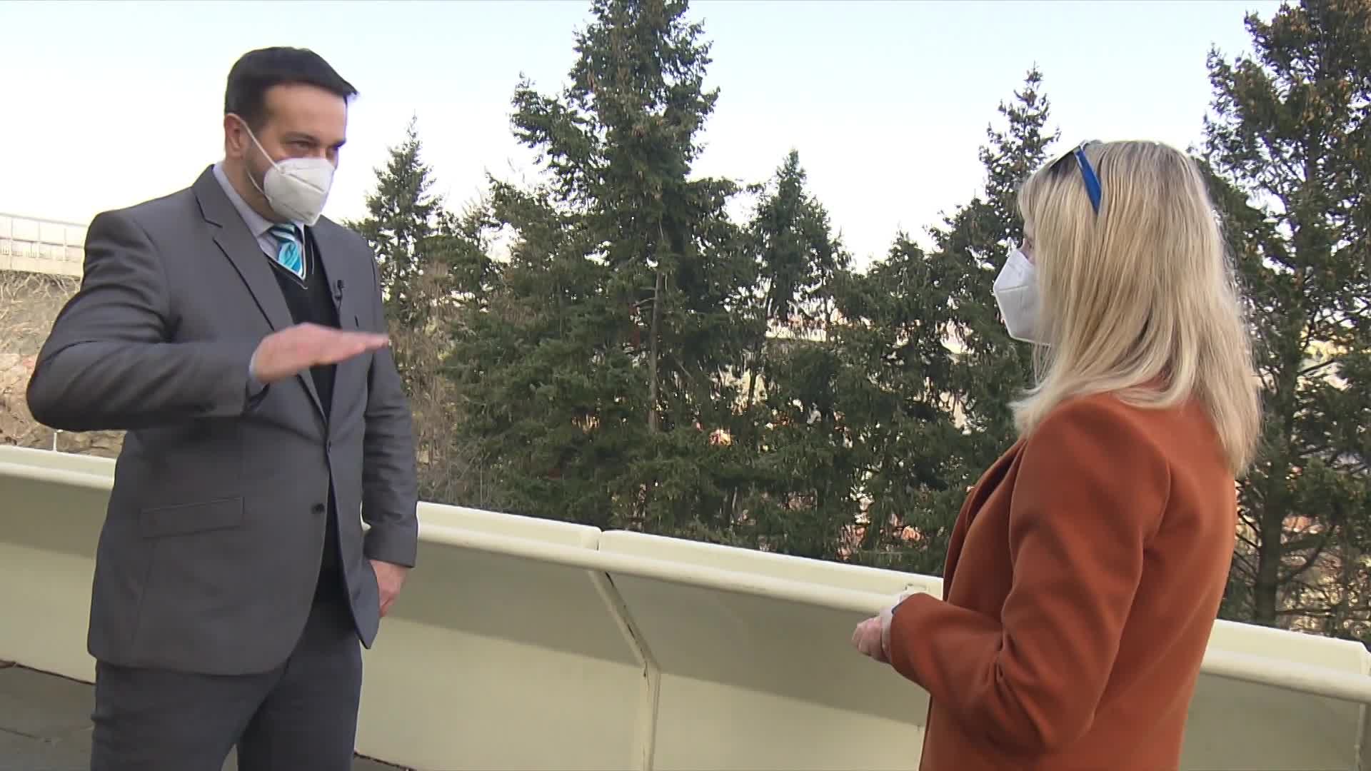 Koronavirus tu zůstane už navždy. Kdy se podle expertů vrátí Česko do normálu?