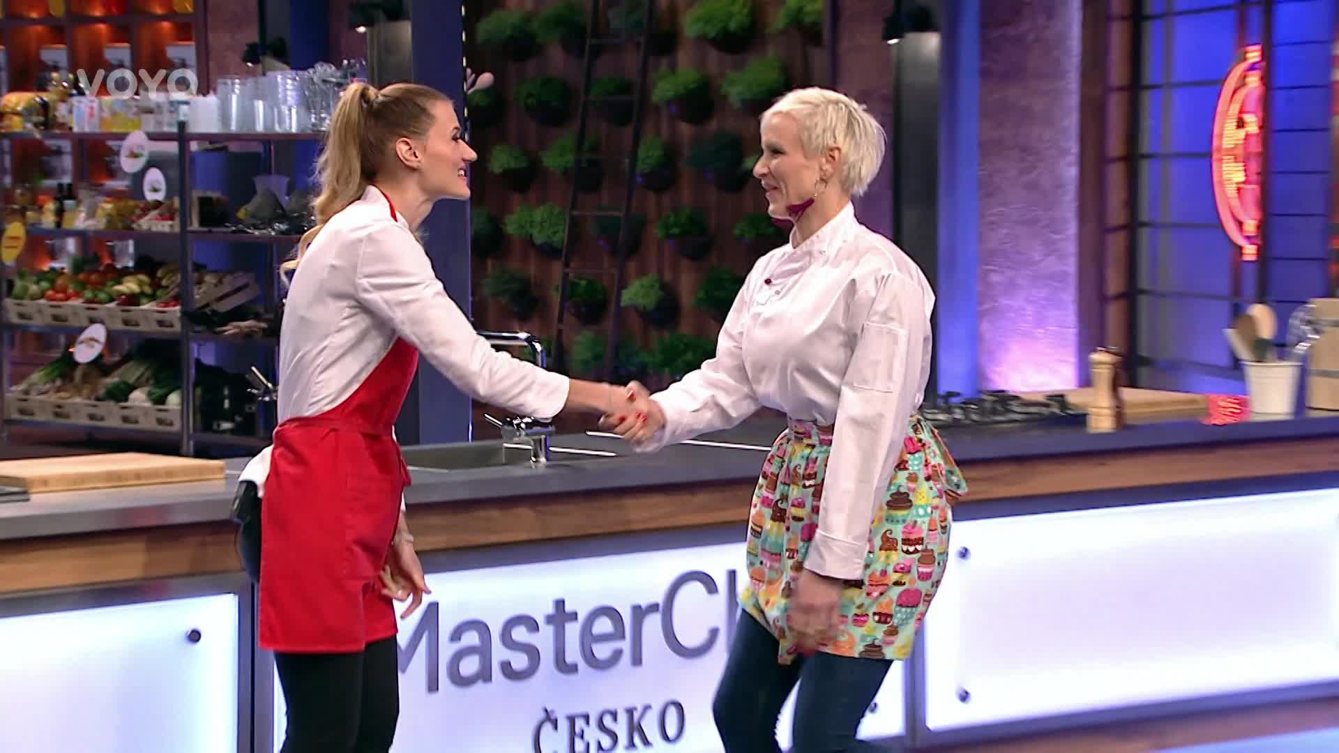 Zkušené cukrářky překvapí suroviny na pečení! Co se skrývá pod bedýnkou?