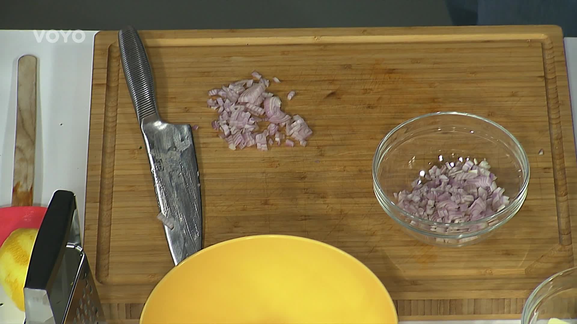 Vaříme s Romanem: Jak připravit knedlík se slaninou a cibulí?