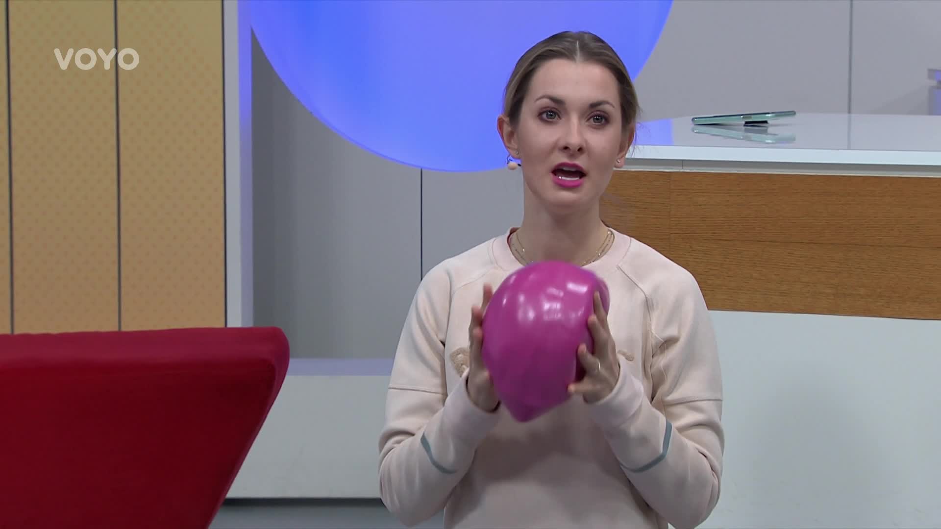 Cvičení se Snídaní: Jak prostřednictvím míčku posílit střed těla?