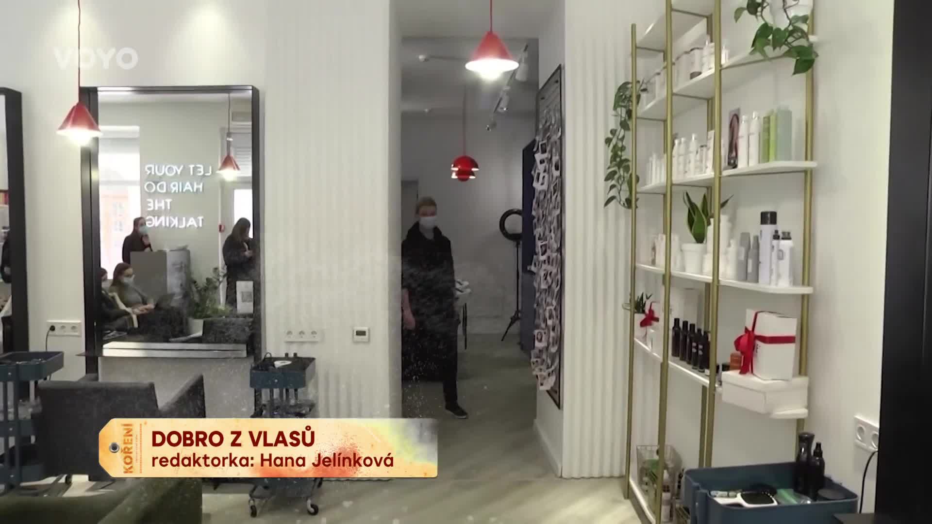Úžasná iniciativa! Dobrovolníci darují své vlasy onkologicky nemocným