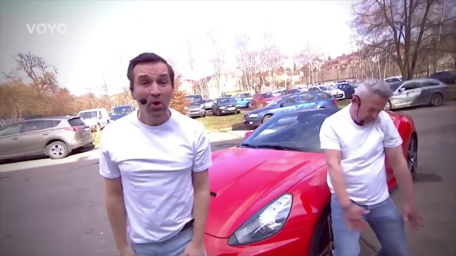 Co na to Leoš řekne? Přímo před jeho očima se do něj převtělí Sokol a Háma!