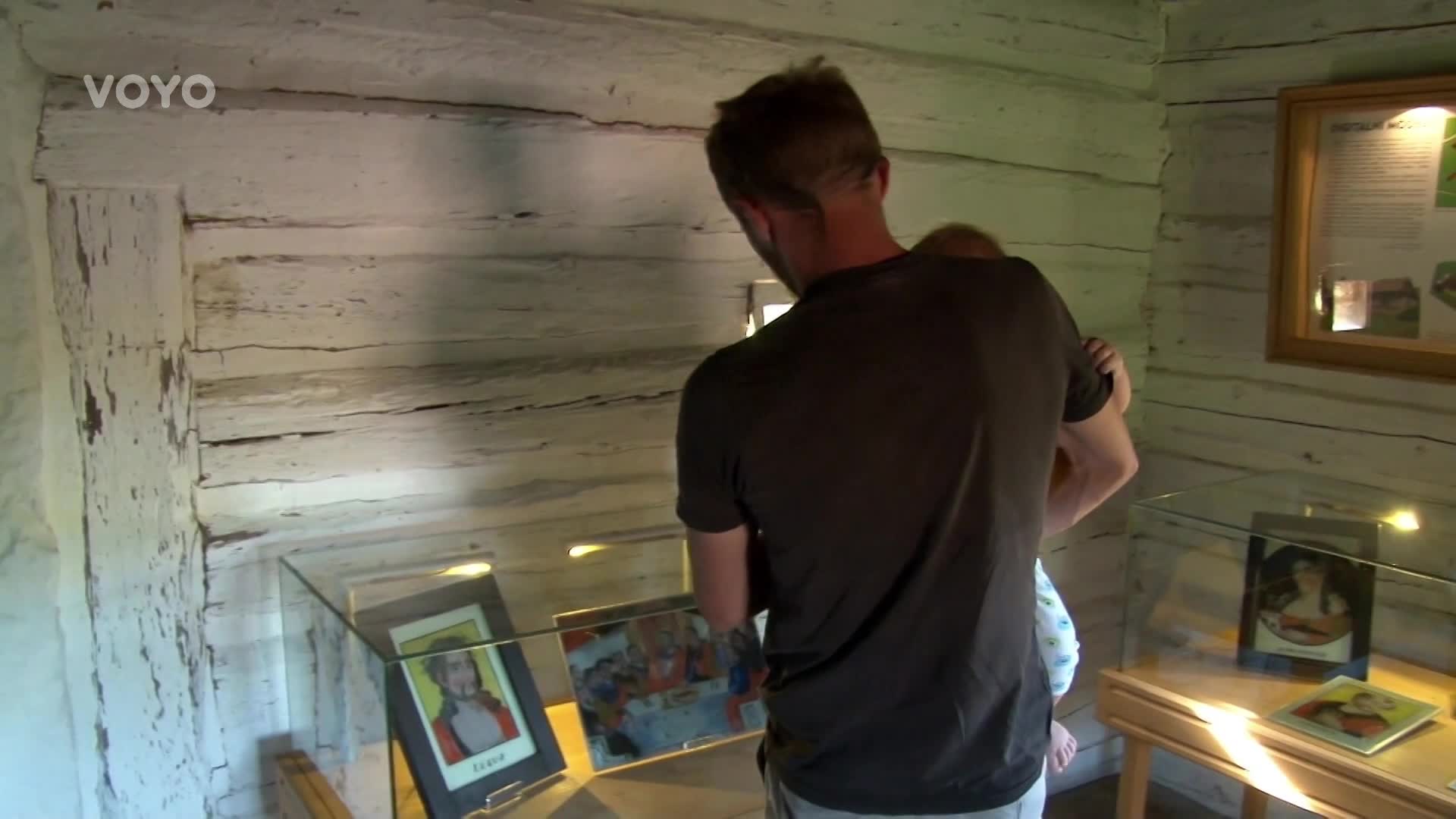 Monika dítě nechtěla, Jakub jí tvrdil, že si dává pozor. Teď mají malého syna
